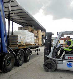 Loading pallets onto a Rigid